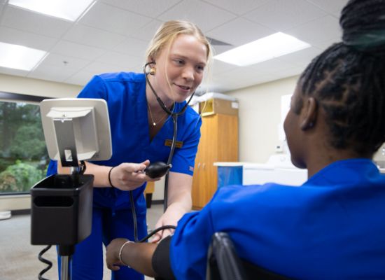 cna students in clinical lab