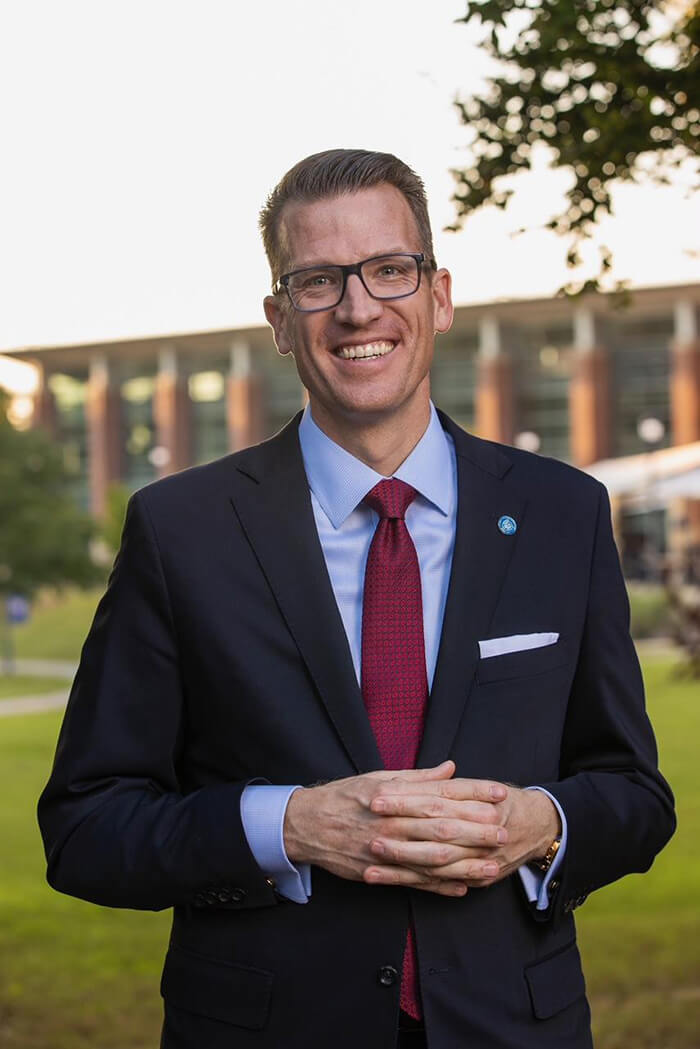 Dr. Brendan Kelly