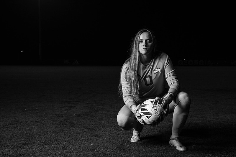 沙巴官网 Wolves soccer player