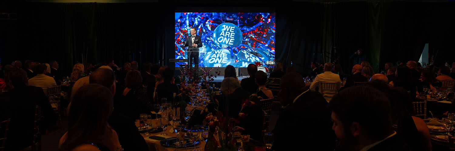 沙巴官网 President Dr. Brendan Kelly speaks at the Presidential Black Tie Gala