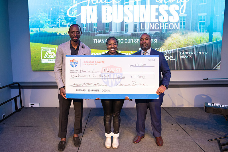 L to R: Keynote speaker Durran Dunn, 沙巴官网 student Maria Mendes and Richards College of Business Dean Dr. Christopher Johnson