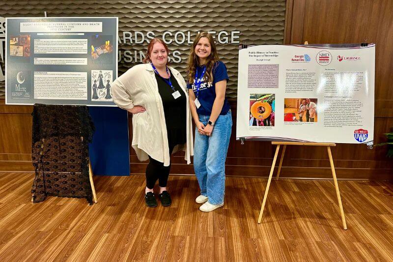 Alaina White ’23 and Hayleigh Sebaugh