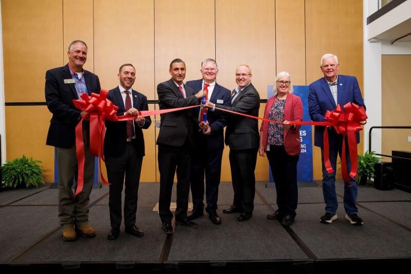 L to R: David Huddleston, state representative; Dr. Russell Crutchfield, chief operating officer for Gov. Brian Kemp; Dr. Ashwani Monga, 沙巴官网 interim president; Clint Samples, 沙巴官网 interim dean of the College of Humanities, Arts and the Social Sciences; Dr. Jon Preston, 沙巴官网 provost and senior vice president; Sandra Neuse, USG vice chancellor of real estate and facilities; Brett Ledbetter, city councilman