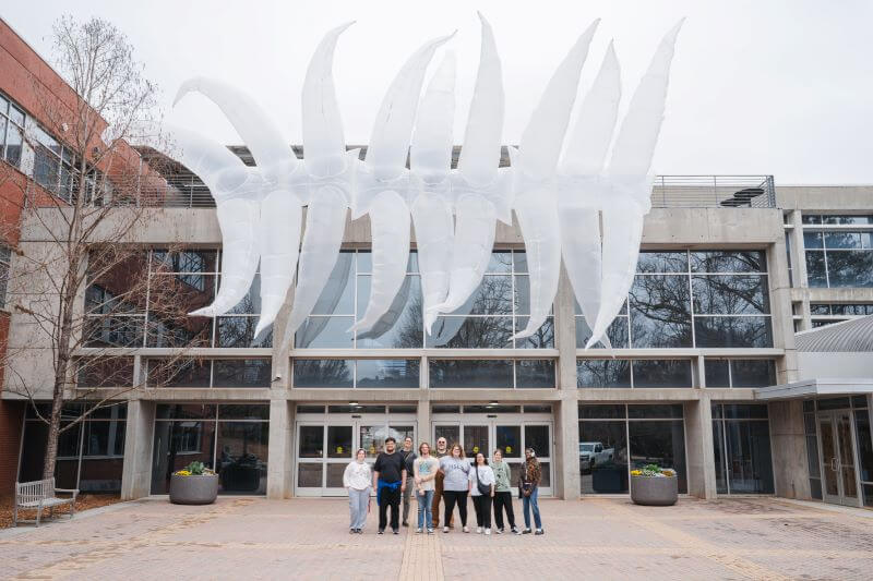 UWG art students with Benedict, Kuonen and a final sculpture