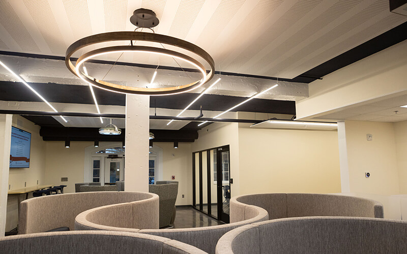 沙巴官网 Newnan unveils newly renovated north wing with student-centered spaces