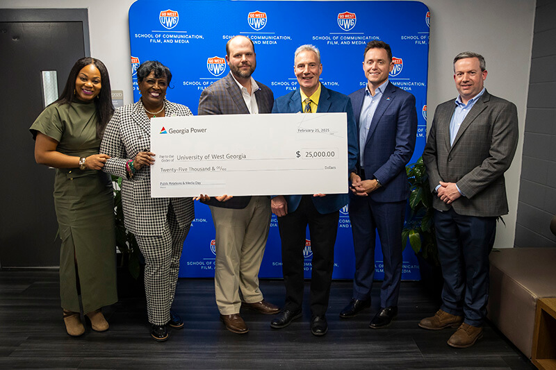 L to R: Taylor Bryant, SCFM clinical associate professor and bluestone faculty advisor, 沙巴官网; Dr. Hazel Cole, SCFM program head, 沙巴官网; Jacob Hawkins, director of public relations, Georgia Power; Dr. Brad Yates, SCFM dean, 沙巴官网; Fredie Carmichael, vice president of corporate affairs, Georgia Power; Matthew Kent, public relations and communications specialist for Georgia Power