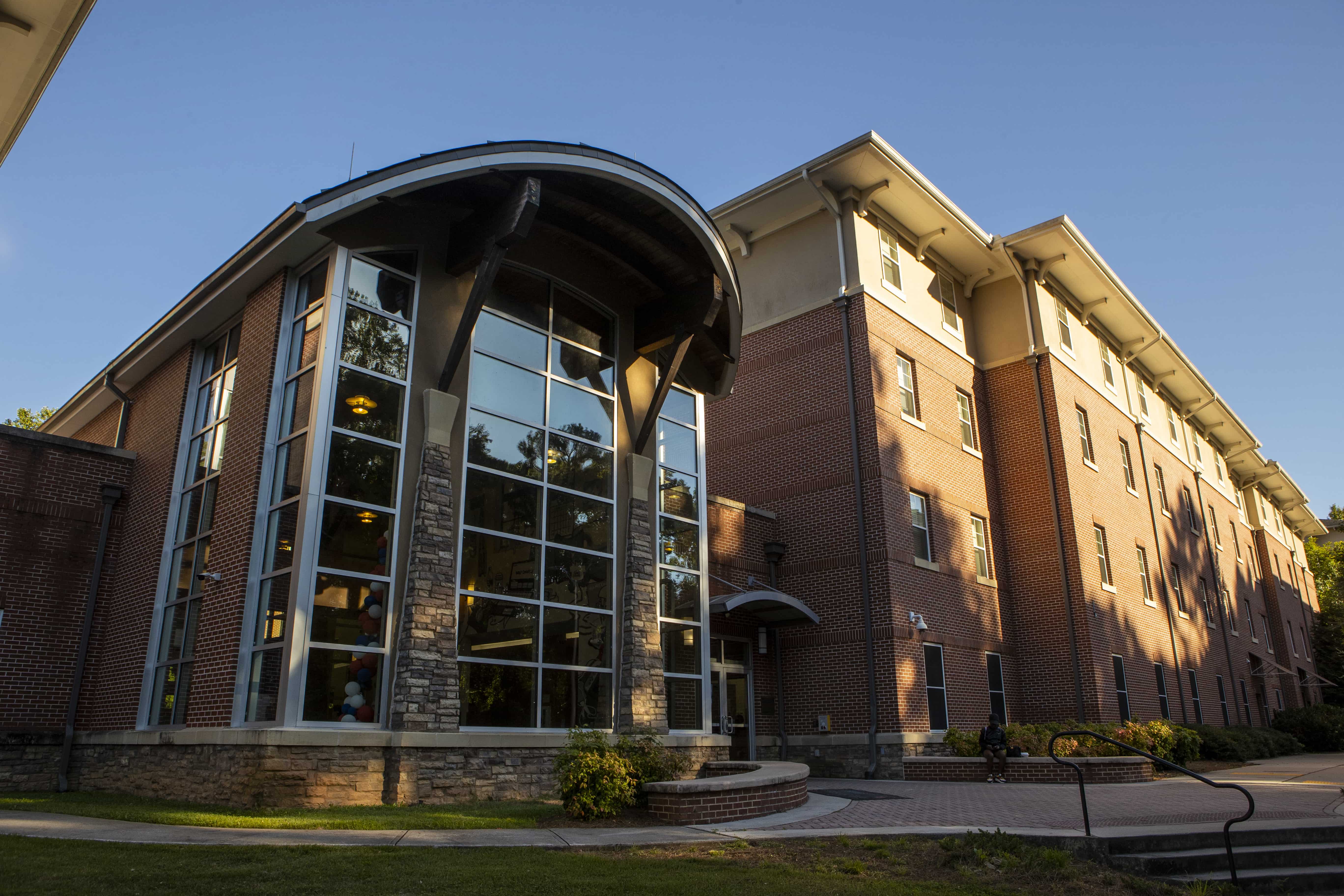 Residence hall on 沙巴官网 Main Campus.